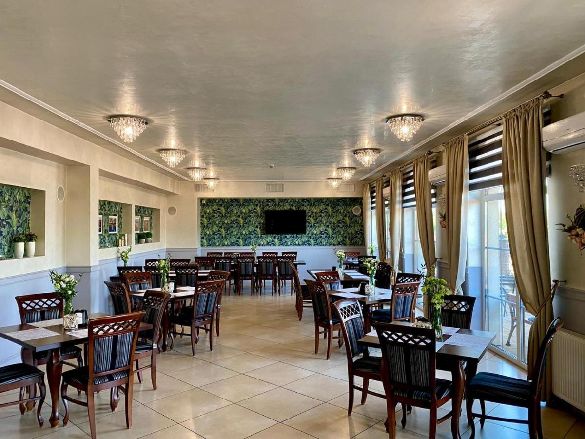 Hotel Stara Gorzelnia Lichen Stary Ngoại thất bức ảnh