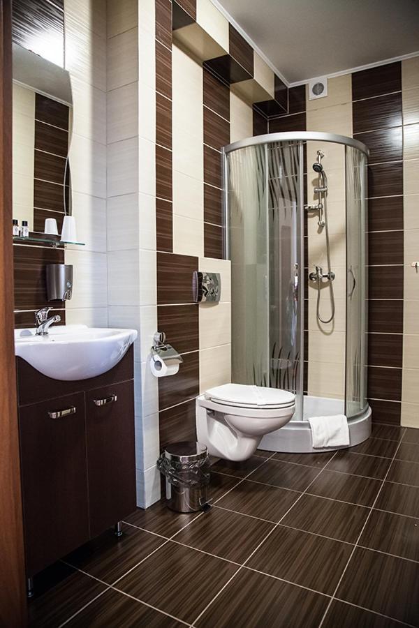 Hotel Stara Gorzelnia Lichen Stary Ngoại thất bức ảnh