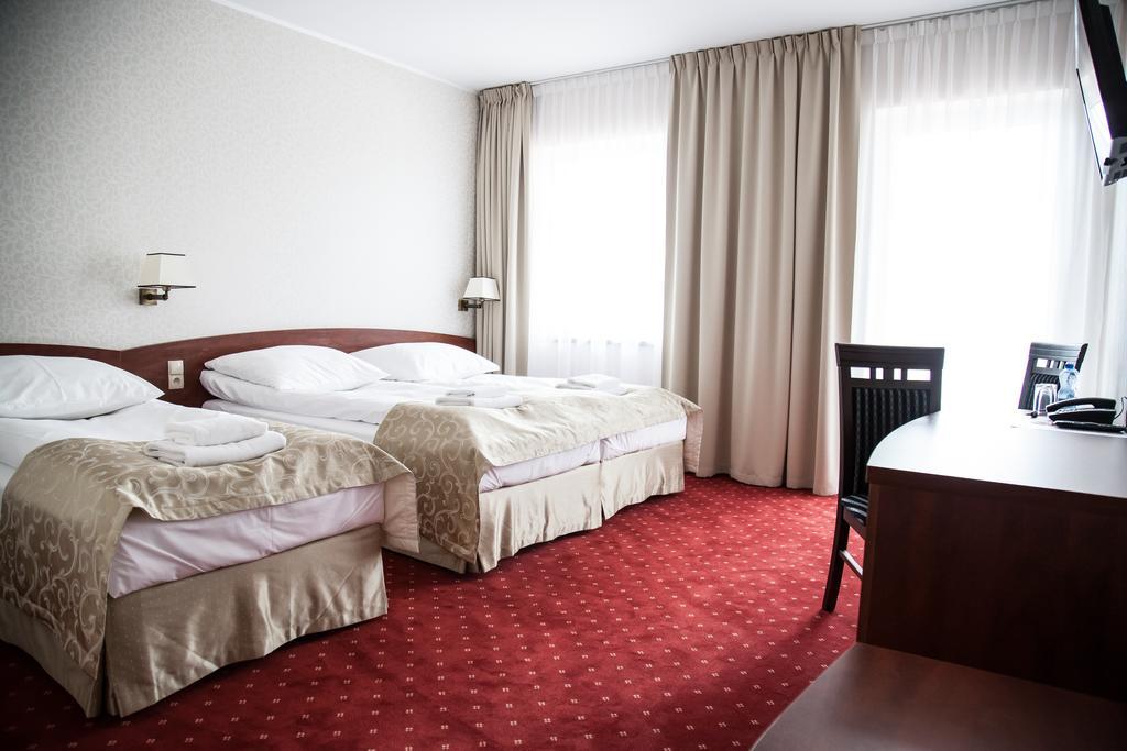 Hotel Stara Gorzelnia Lichen Stary Phòng bức ảnh