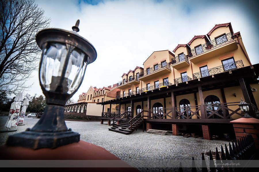 Hotel Stara Gorzelnia Lichen Stary Ngoại thất bức ảnh