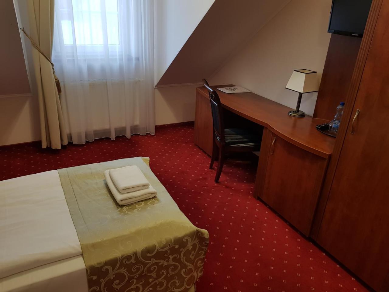 Hotel Stara Gorzelnia Lichen Stary Ngoại thất bức ảnh