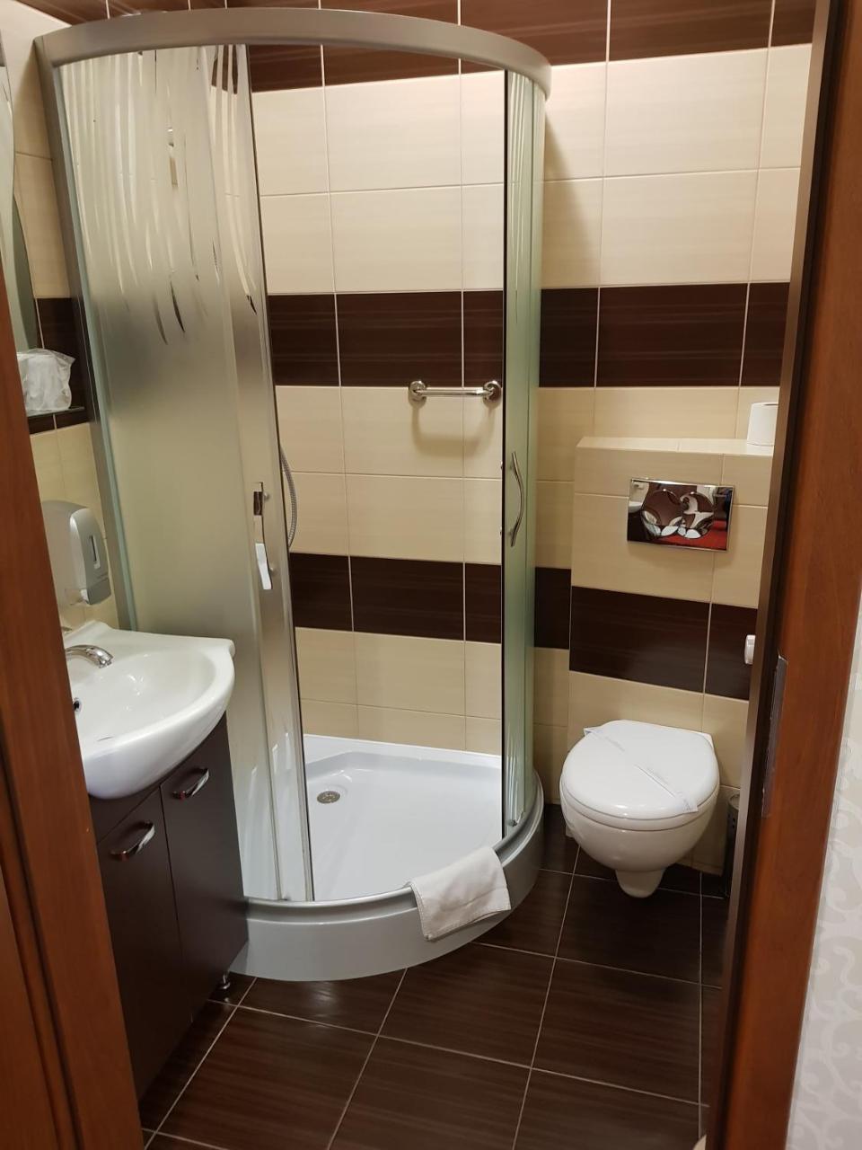 Hotel Stara Gorzelnia Lichen Stary Ngoại thất bức ảnh