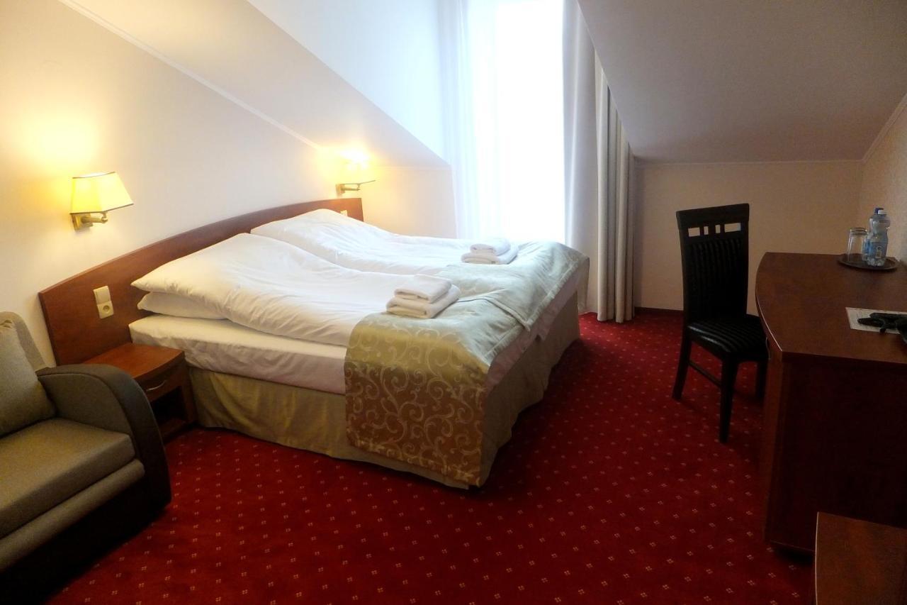 Hotel Stara Gorzelnia Lichen Stary Ngoại thất bức ảnh