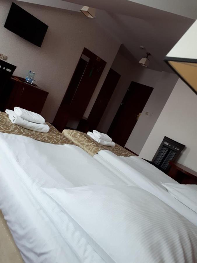 Hotel Stara Gorzelnia Lichen Stary Ngoại thất bức ảnh